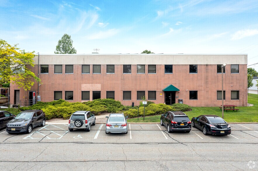 More Photos Of 170 Williams Dr, Ramsey Office For Lease