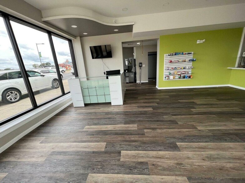 More Photos Of 2600-2602 Cottman Ave, Philadelphia Storefront For Lease
