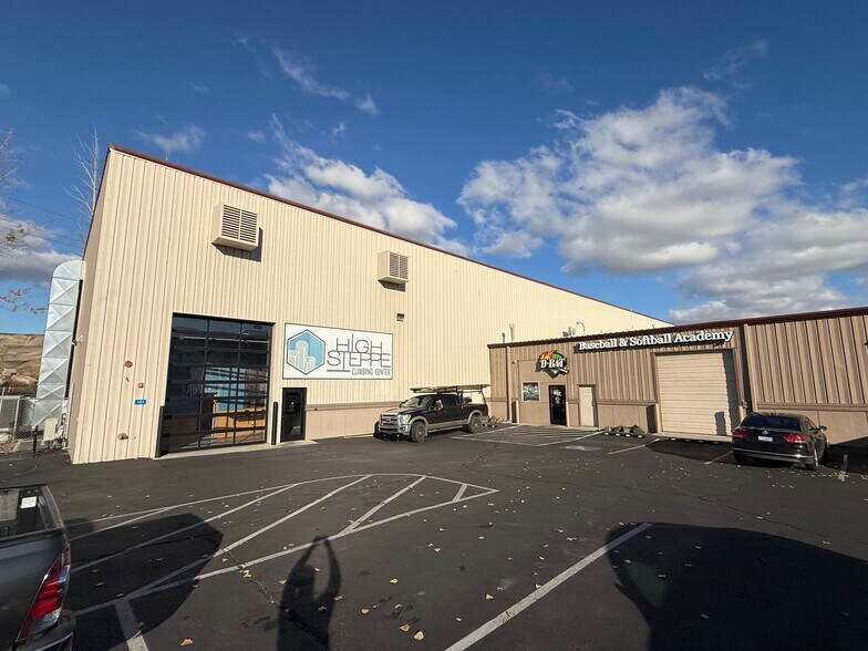 More Photos Of 1015 E Lincoln Ave, Yakima Manufacturing For Sale