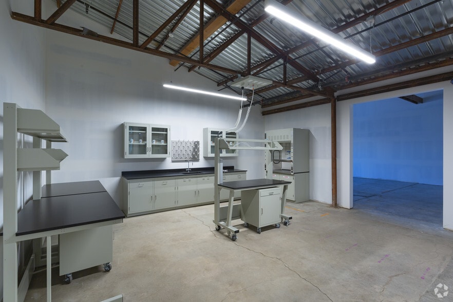 More Photos Of 5370 Alhambra Ave, Los Angeles Research And Development For Lease