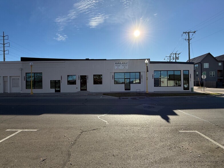 More Photos Of 201 Elm Ave, Waco Storefront Retail Office For Lease