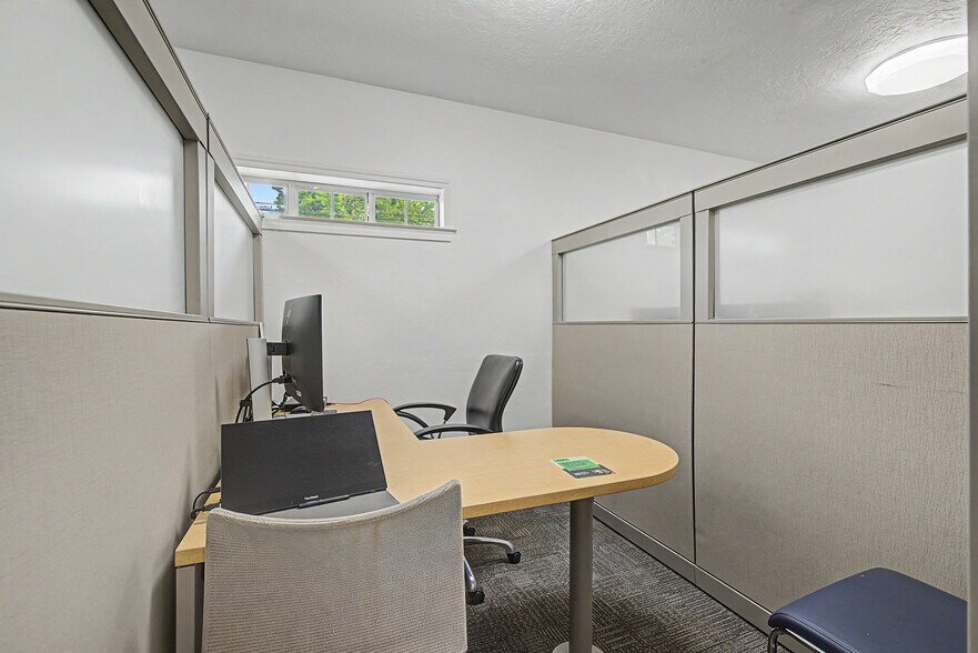 More Photos Of 1614 Holland St, Houston Office For Sale