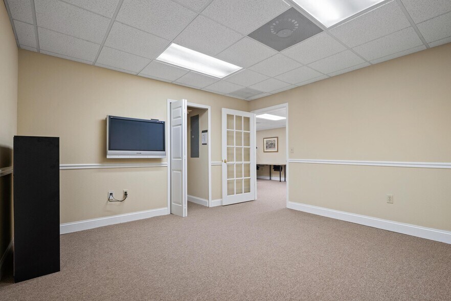 More Photos Of 701 Enterprise Rd E, Safety Harbor Office For Sale