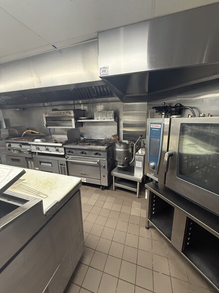 More Photos Of 3167 S Park Ave, Lackawanna Restaurant For Sale