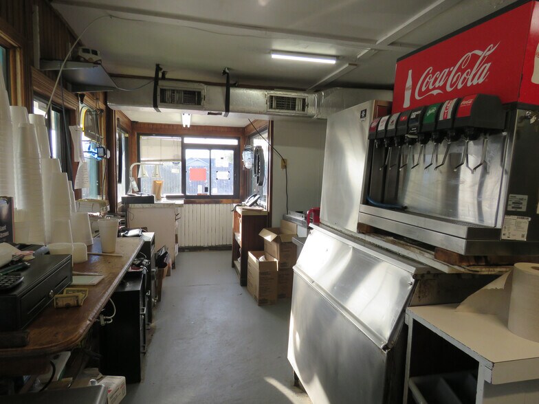 More Photos Of 809 Wood Ave, Woodsboro Restaurant For Sale
