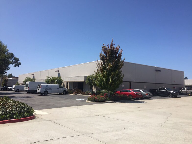 More Photos Of 51-55 Bonaventura Dr, San Jose Warehouse For Lease