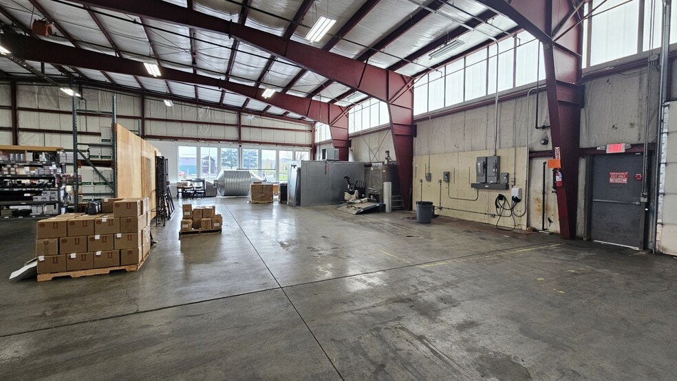 More Photos Of 841 3rd Ave, Longview Industrial For Lease