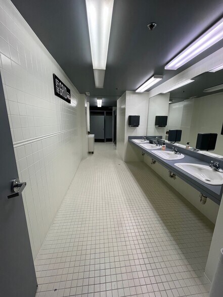 More Photos Of 1469 Pacific Ave, San Francisco Light Manufacturing For Sale