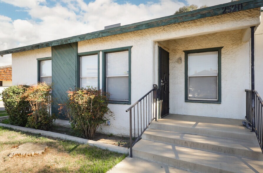 More Photos Of 931 26th St, Bakersfield Movie Radio TVStudio For Sale