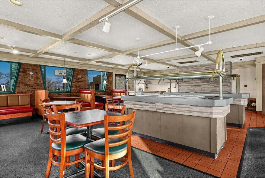 More Photos Of 2212 Rose St, La Crosse Restaurant For Sale