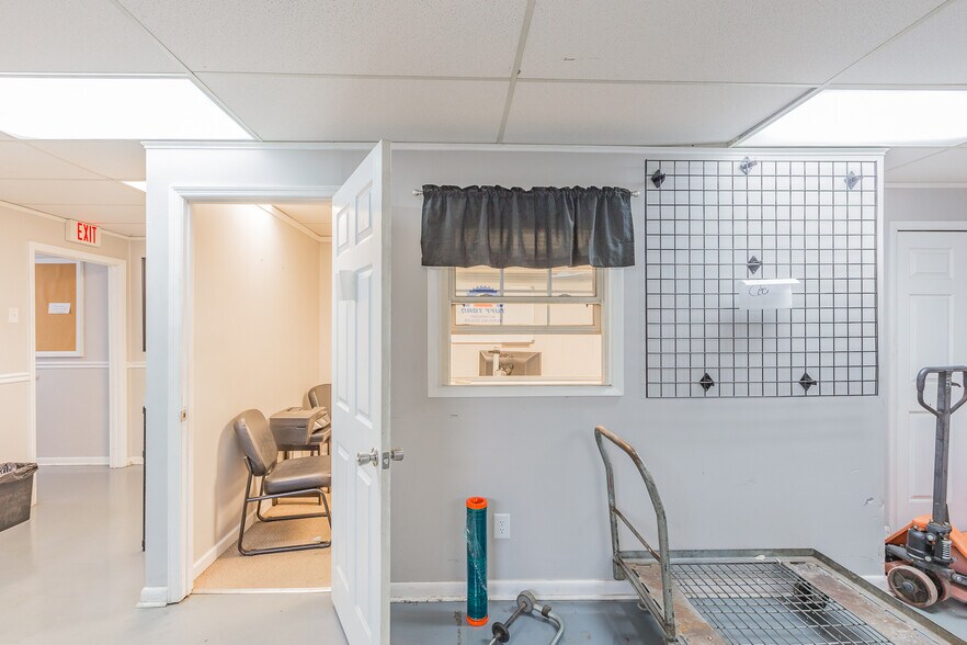 More Photos Of 300 Alamar St, Fort Oglethorpe General Retail For Sale