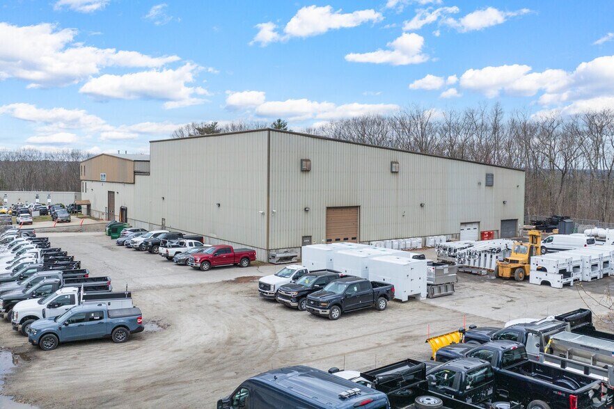 More Photos Of 19 Industrial Park Rd E, Oxford Manufacturing For Lease