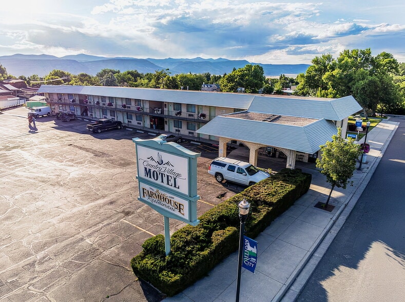 Primary Photo Of 145 N Main St, Manti Hotel For Sale