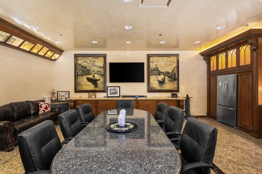 More Photos Of 1701 S State College Blvd, Anaheim Manufacturing For Sale