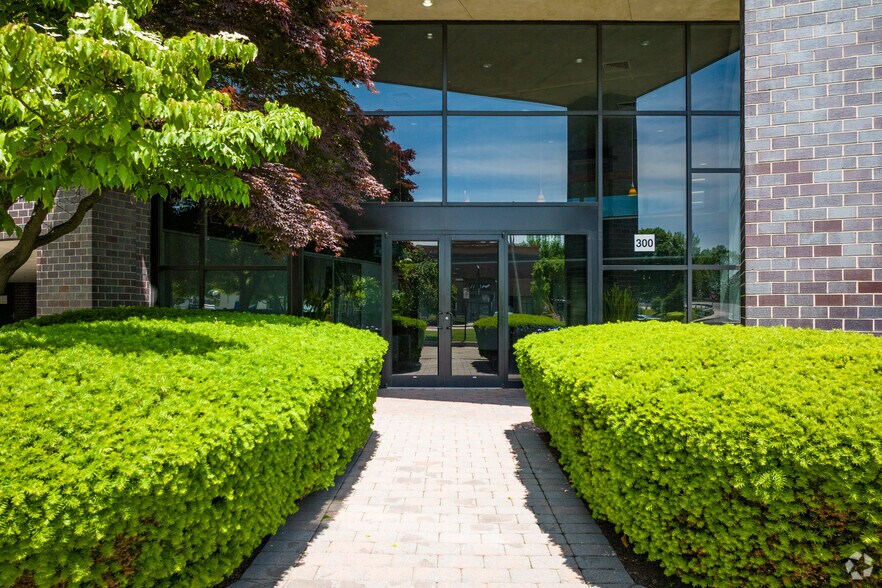 More Photos Of 300 Littleton Rd, Parsippany Office For Lease