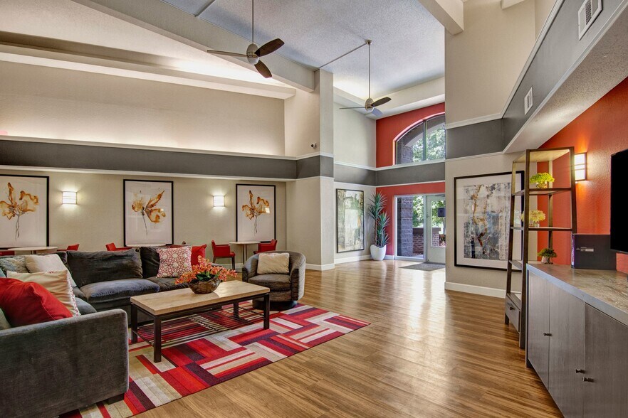 More Photos Of 8617 Edinbrook Xing, Brooklyn Park Apartments For Sale
