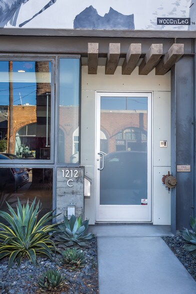 More Photos Of 1212 Abbot Kinney Blvd, Venice Loft Creative Space For Sale