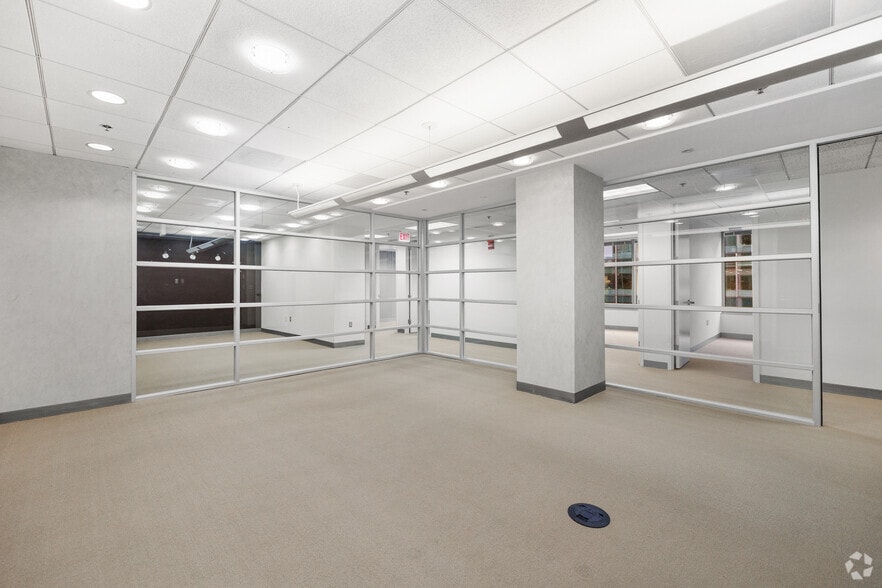 More Photos Of 2001 L St NW, Washington Office For Lease