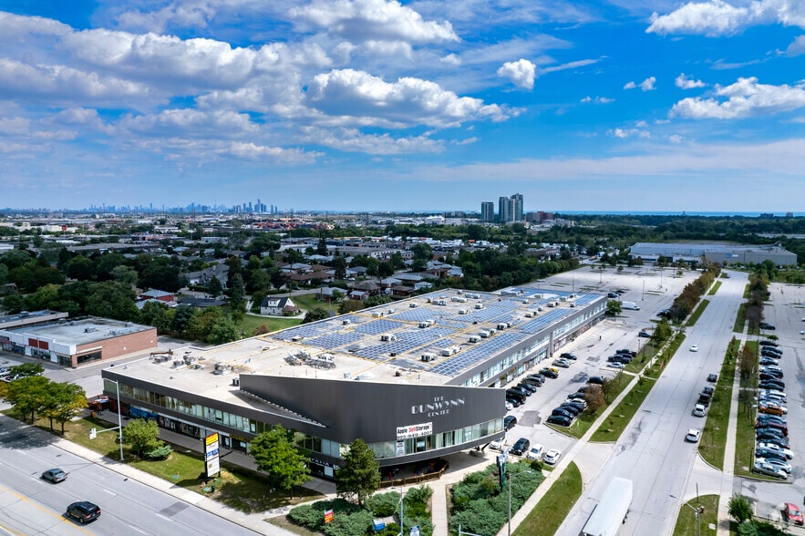 More Photos Of 1650 Dundas St E, Mississauga Showroom For Lease