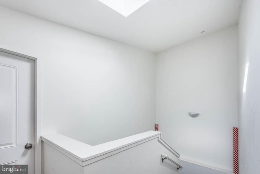 More Photos Of 338 E 25th St, Baltimore Office For Sale