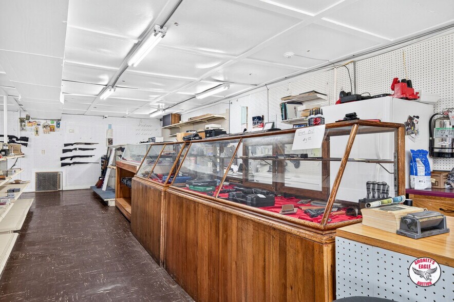 More Photos Of 2969 Moodyville Rd, Byrdstown General Retail For Sale