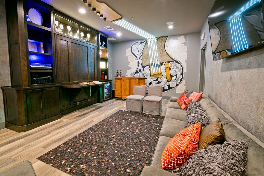 More Photos Of 75 Miranda Lambert Way, Lindale Unknown For Lease