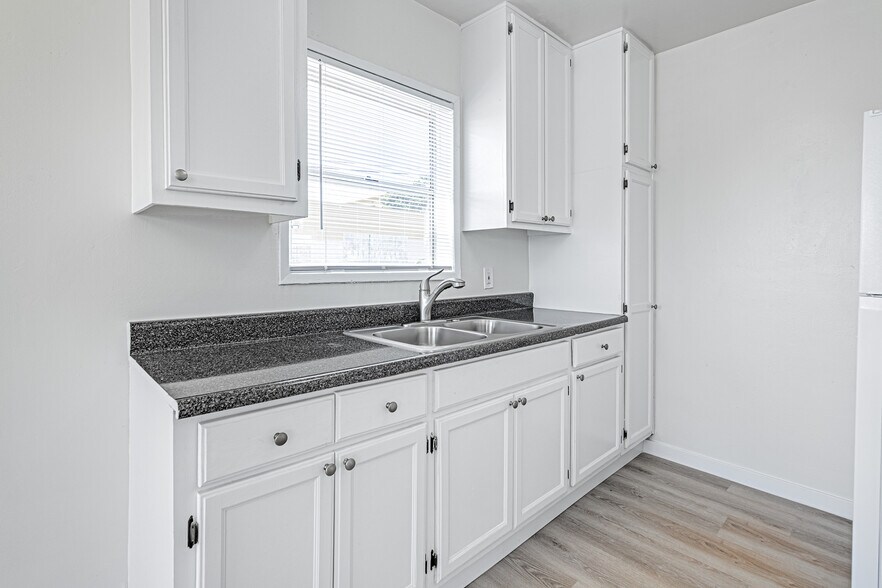 More Photos Of 1475 Venice Blvd, Los Angeles Apartments For Sale