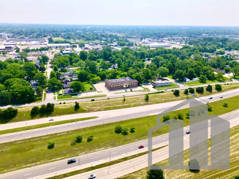 More Photos Of 25560 Mound Rd, Warren Light Distribution For Lease