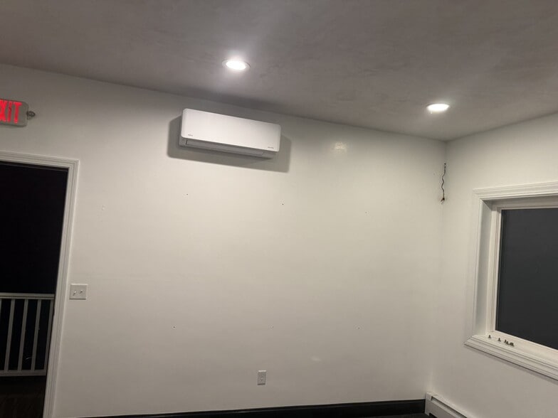 More Photos Of 136 Great Rd, Acton Office For Lease