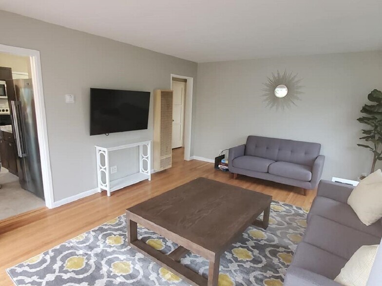 More Photos Of 1558 Ebers St, San Diego Apartments For Sale