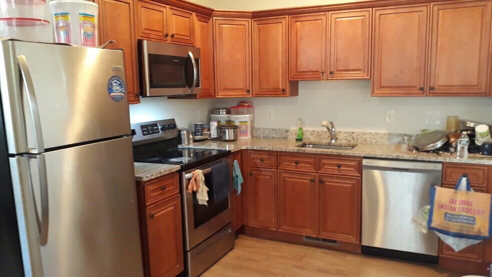 More Photos Of 3 Brookline St, Worcester Apartments For Sale