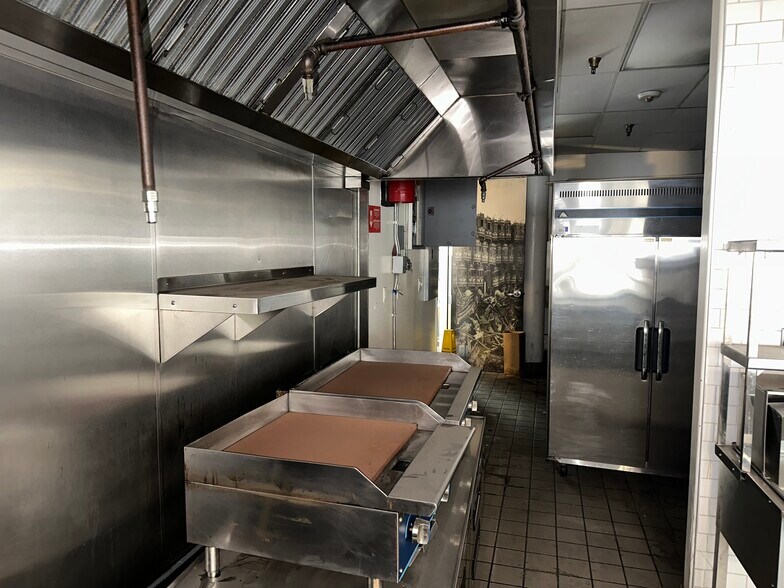 More Photos Of 3500 Wilshire Blvd, Los Angeles General Retail For Sale