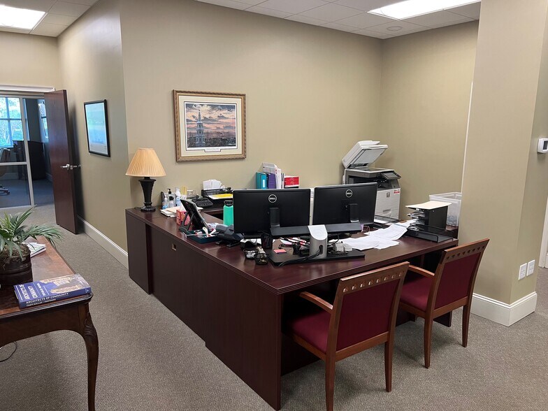 More Photos Of 550 Long Point Rd, Mount Pleasant Office For Sale