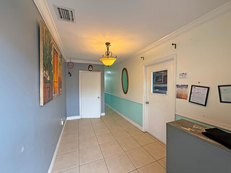 More Photos Of 7935 NW 64th St, Miami Warehouse For Sale