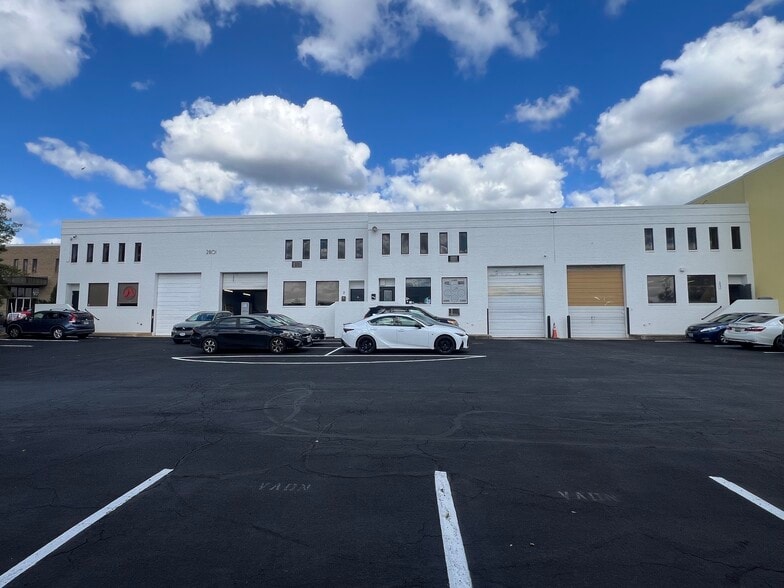 Primary Photo Of 2801 Juniper St, Fairfax Warehouse For Lease
