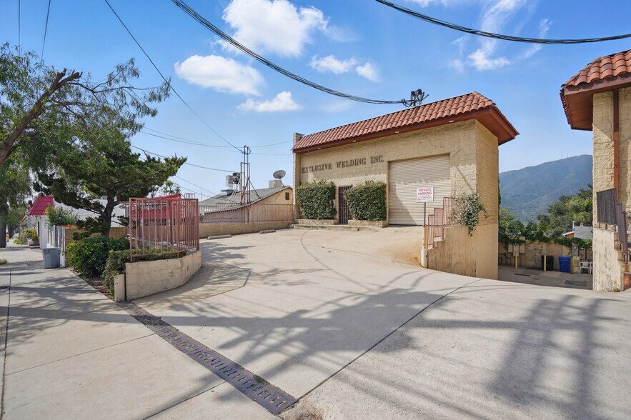 More Photos Of 3632 Foothill Blvd, La Crescenta Manufacturing For Sale