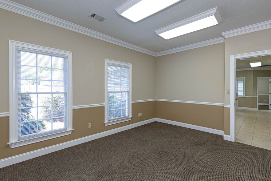 More Photos Of 5050 Warm Springs Rd, Columbus Office For Sale