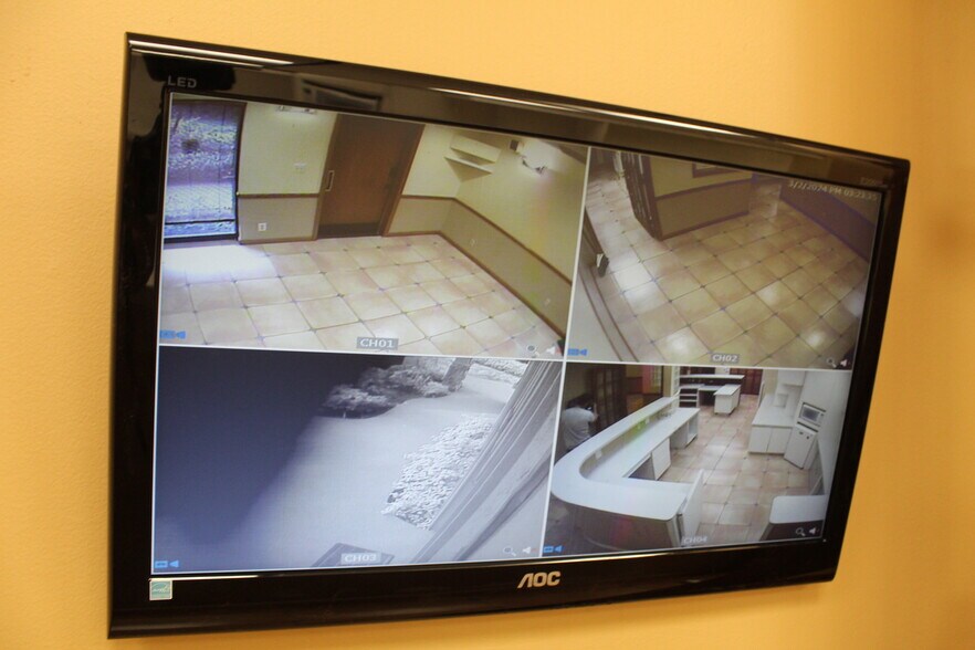 More Photos Of 7800 W Oakland Park Blvd, Sunrise Medical For Lease