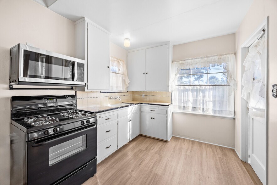 More Photos Of 1047 N San Gabriel Ave, Azusa Apartments For Sale