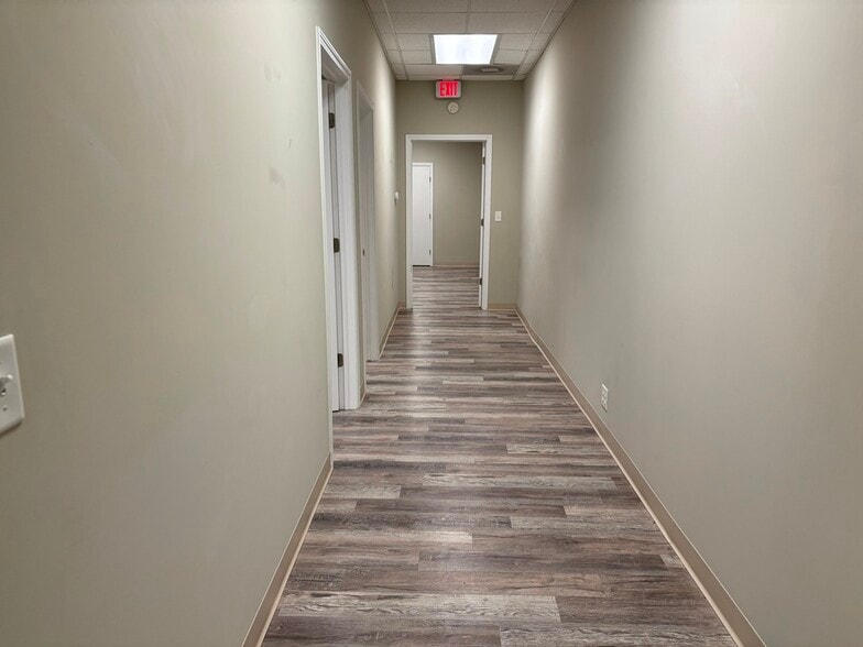 More Photos Of 4212 W Irving Park Rd, Chicago Office For Sale