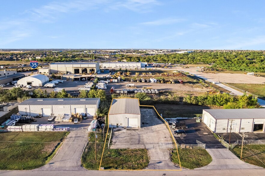 More Photos Of 5291 Industrial Way, Buda Warehouse For Lease