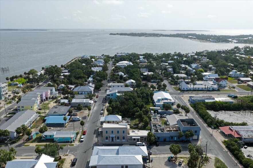 More Photos Of 509 2nd St, Cedar Key Medical For Sale