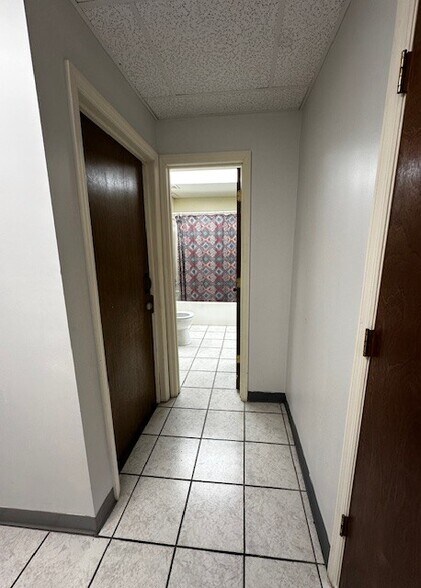 More Photos Of 6808 Middle Valley Rd, Hixson Self Storage For Lease