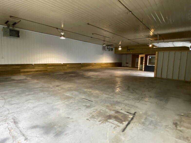More Photos Of 405 Madison St, Rochester Light Distribution For Sale