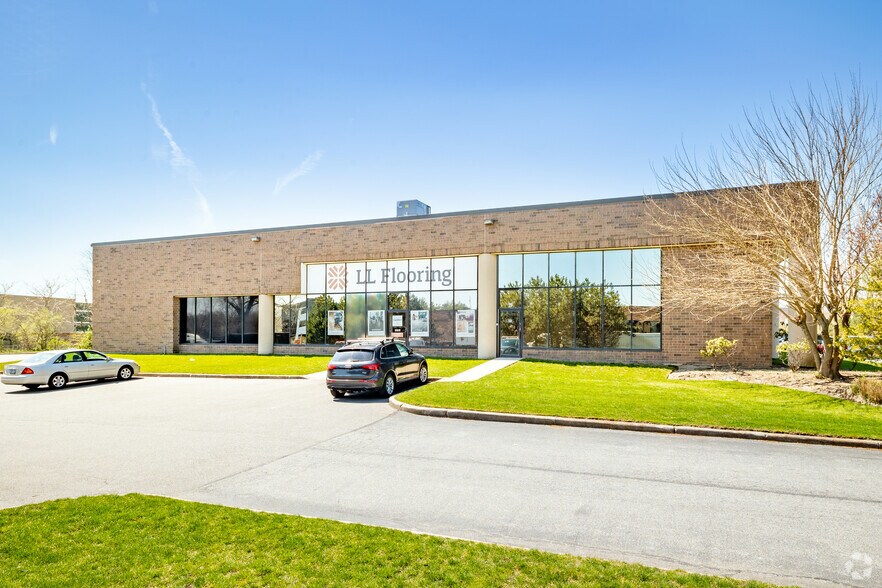 More Photos Of 20-36 Central Ave, Hauppauge Light Manufacturing For Lease
