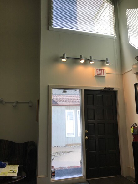 More Photos Of 300 N Pottstown Pike, Exton Office For Lease