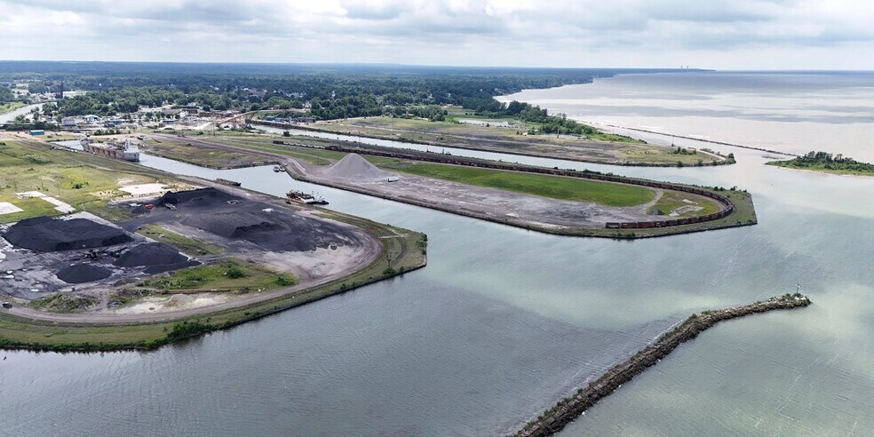 More Photos Of 1149 E 5th St, Ashtabula Land For Lease