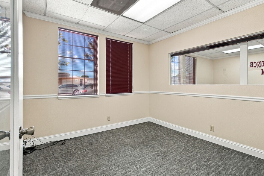 More Photos Of 403 W 11th St, Tracy Office For Sale
