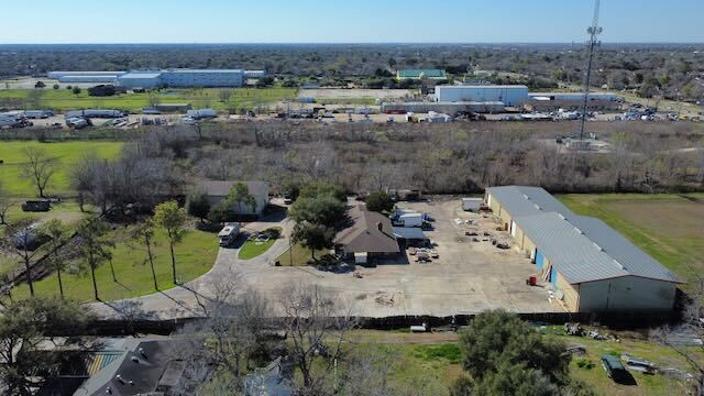 More Photos Of 2701 Charles Ln, Sugar Land Warehouse For Lease
