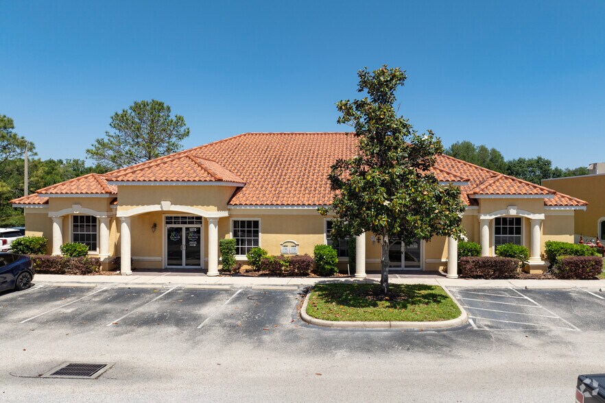 More Photos Of 1070-1072 E Brandon Blvd, Brandon Medical For Lease